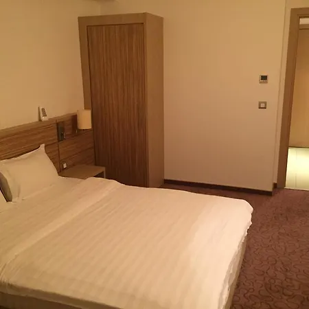 Roomania Vitan * Bukarest